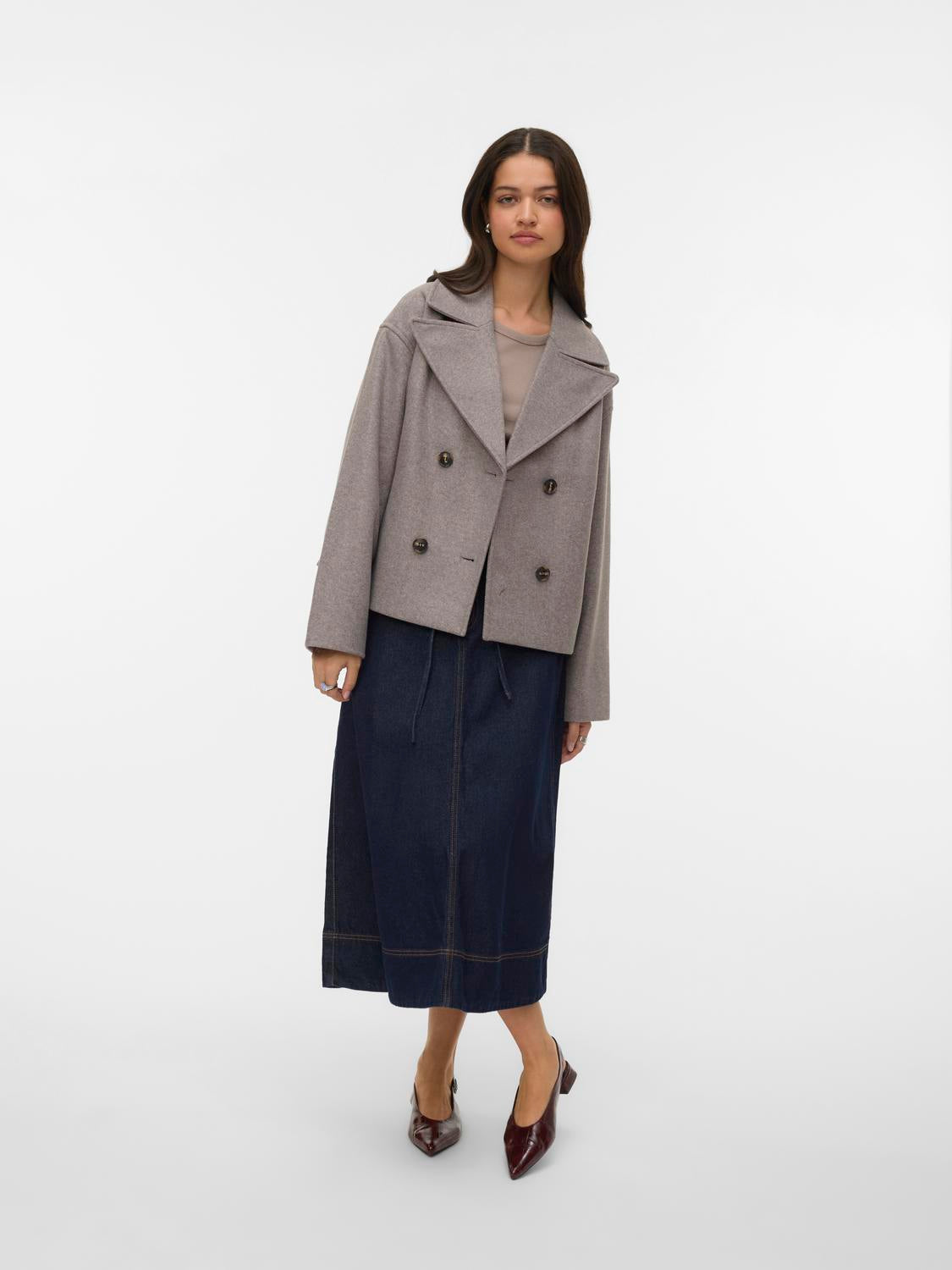 model_shot-front
